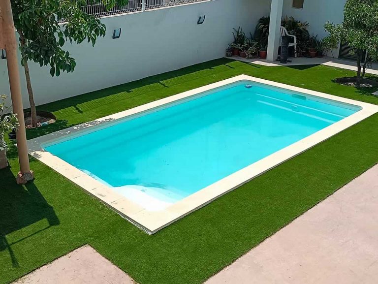 instalación piscina fibra con grúa palma de mallorca